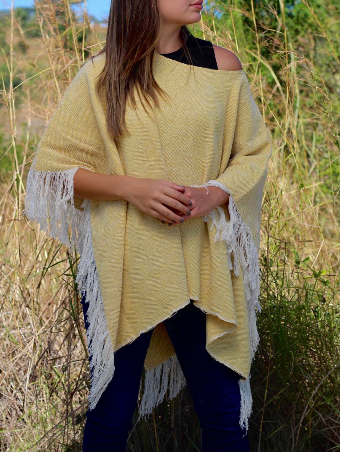 Poncho Mechas al lado Amarillo
