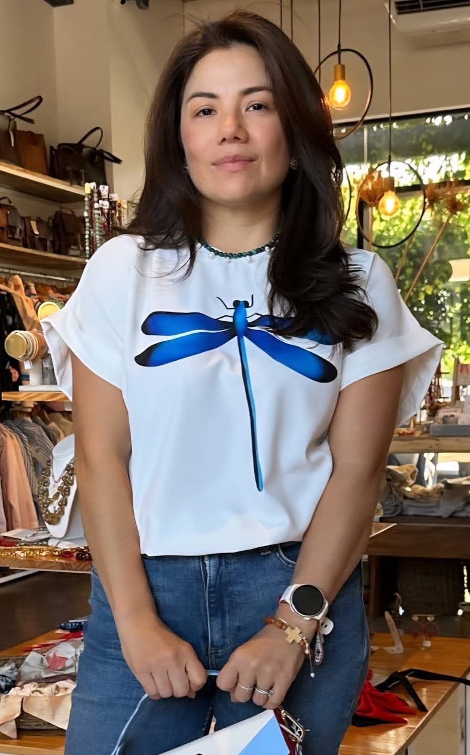 Top May blanca Libelula azul