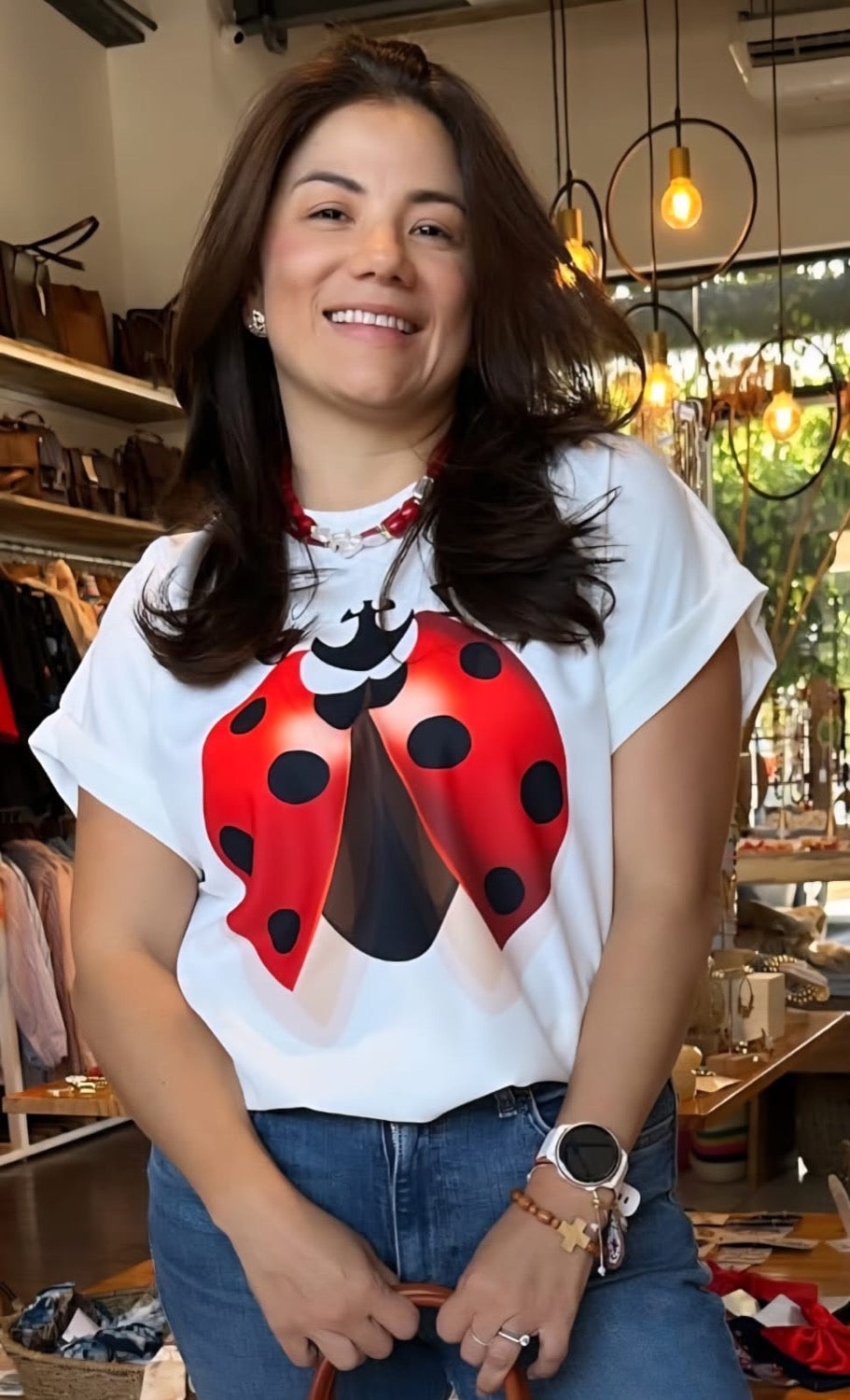 Top May blanca Mariquita roja