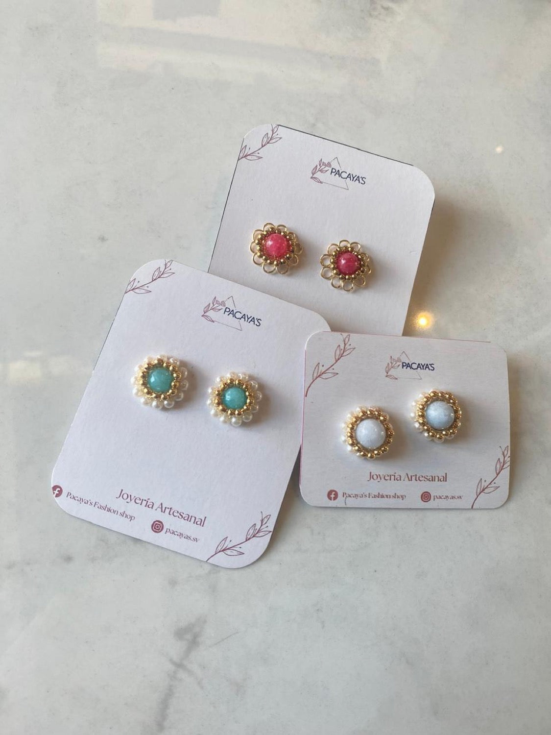Aretes Tula pegados